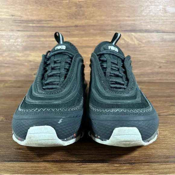 Nike Black and Gray Athletic Shoes - Picture 5 of 11